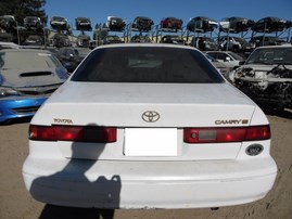 1999 TOYOTA CAMRY LE WHITE 2.2L AT Z17824